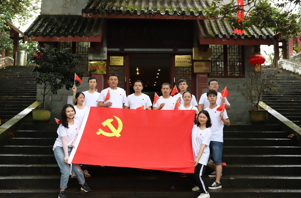 �������ģ��������������м�ʹ��������������������ʵ�����������������ᶨ���������ɶ�֧���ߡ�һ�����˶�